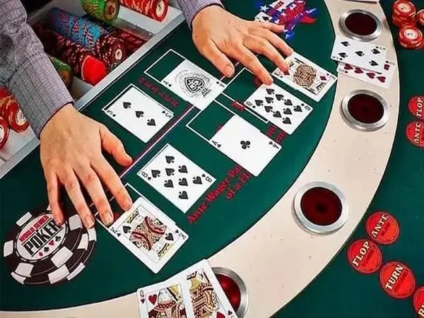 Phân tích cụ thể về cách xếp hạng của tay bài poker tại thienhabet